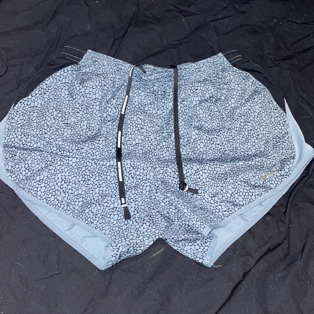 NIKE RUNNING DRI FIT. Built in underwear SIZE SMALL. Grey and black patterned